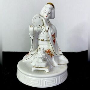 Geisha Girl Music Box Japanese Drum Floral Kimono White Red Gold Bonsai Plant